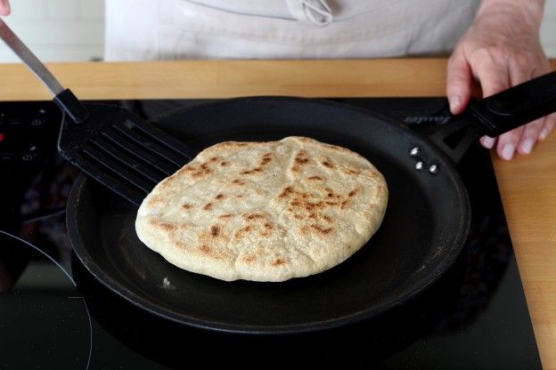 Girare il pane Pita