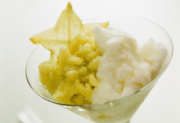 Yogurt gelato alla vaniglia e carambola