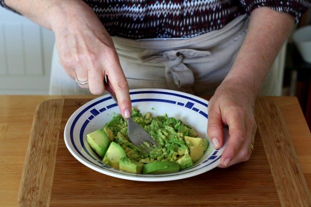 Preparazione del guacamole