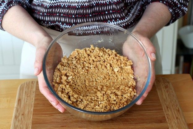 Il composto per il fondo della torta è pronto