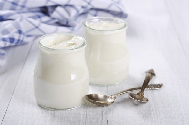 yogurt e mandorle