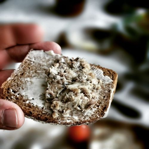 Crostini con rillettes de sardine