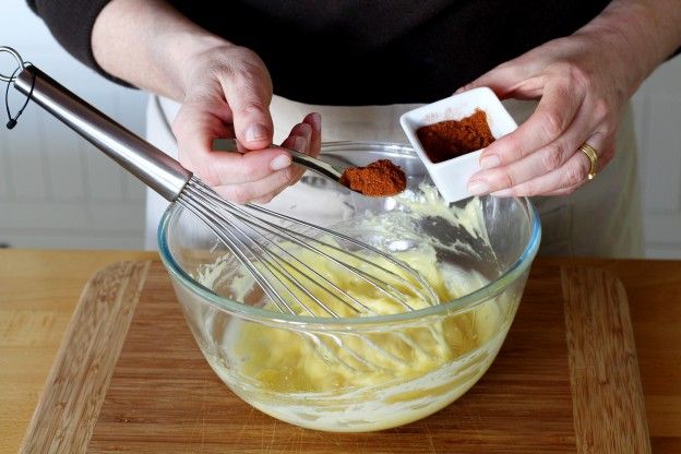 Mayonnaise rossa alla paprika piccante