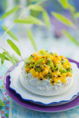 Pavlova mango, kiwi e frutto della passione