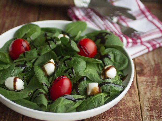 Insalatona di spinaci crudi