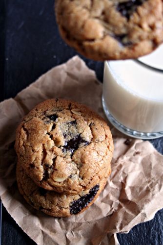 I cookies al cioccolato e mandorle