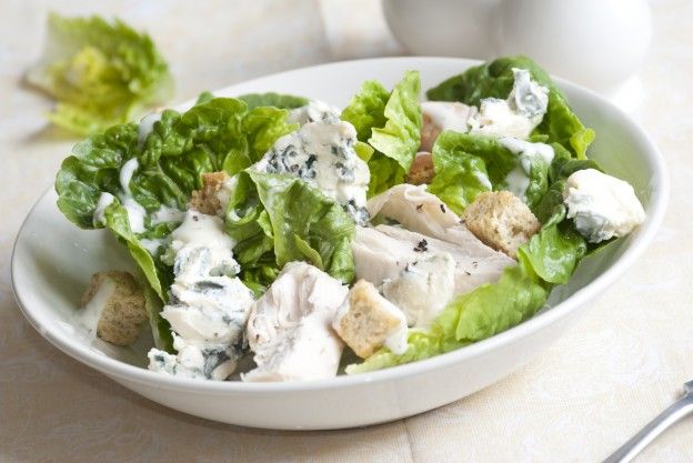 L'insalata con pollo e gorgonzola