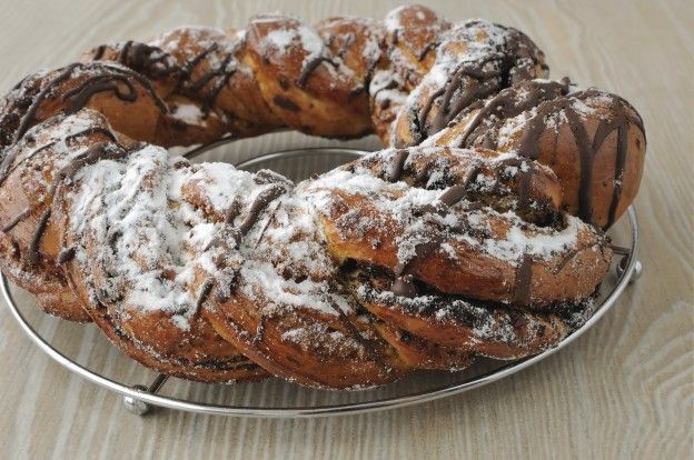 Brioche sfogliata al cioccolato