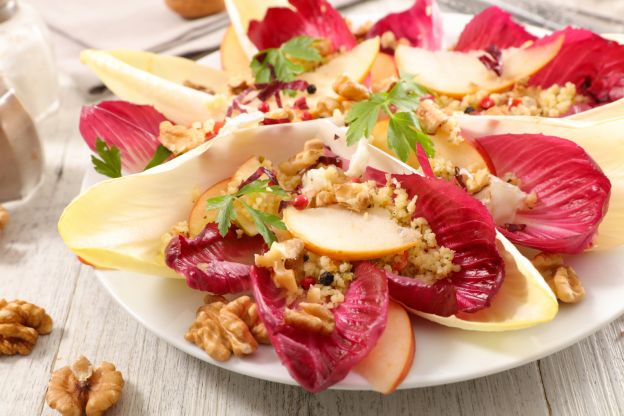 Insalata di indivia con mele e noci