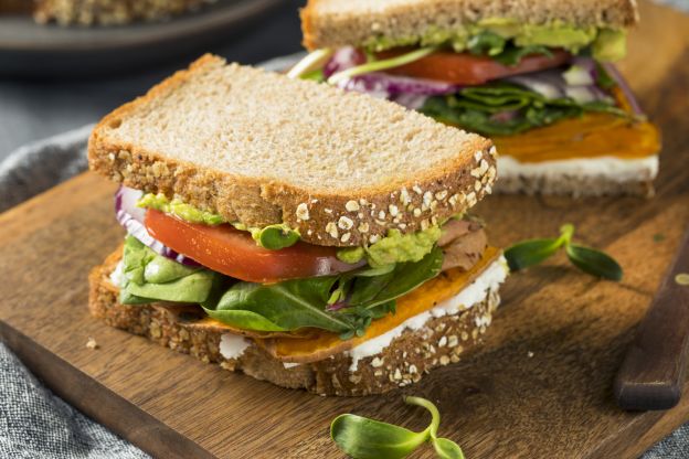 Panini - Fai il pieno di verdure, spalmati con purè di avocado al posto della maionese