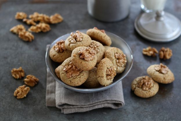 9. Amaretti alle noci