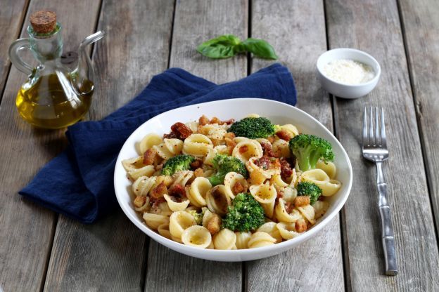 Insalata di pasta e broccoli