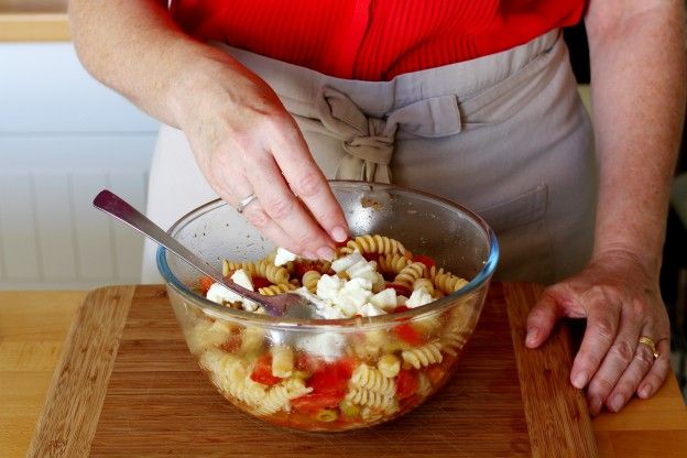 Aggiungete la pasta nella ciotola