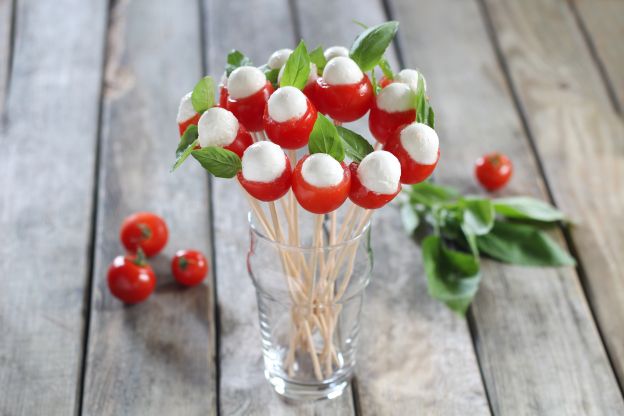 Spiedini pomodori e mozzarella