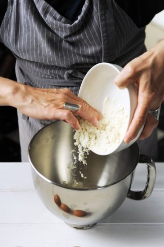 Aggiungete il resto degli ingredienti secchi