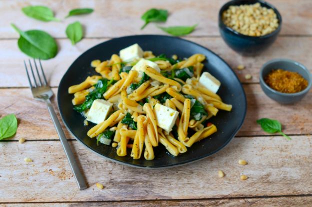 Pasta con spinaci e feta