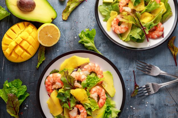 Insalata mango, avocado e gamberettti