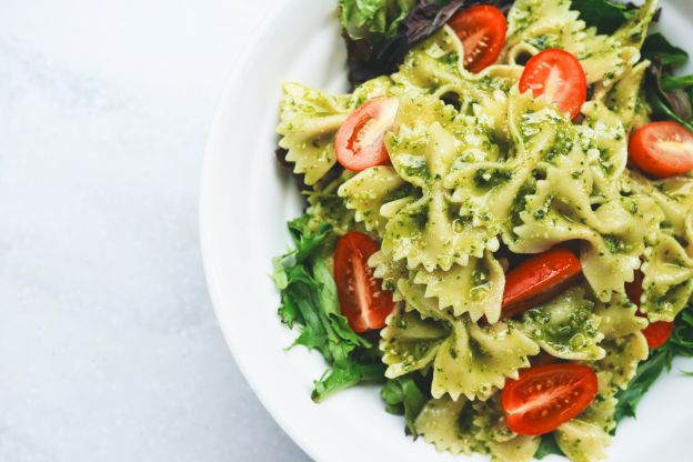 Insalata di pasta al pesto