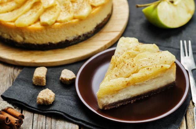 Apple Cheesecake