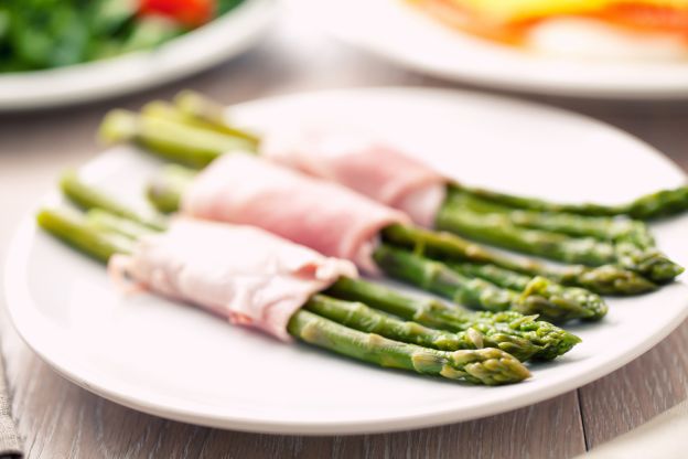 Asparagi con tacchino alla griglia