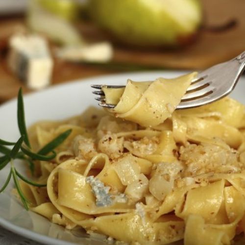 Pappardelle Gorgonzola, pere e noci