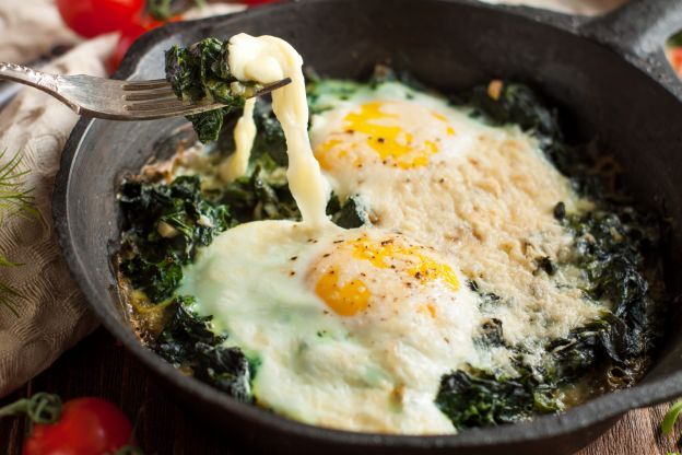 Uova al forno con spinaci e parmigiano