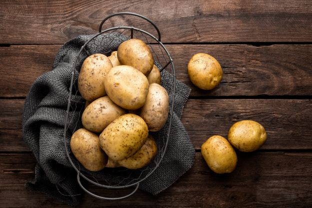 8. Chiudete le patate in un sacchetto