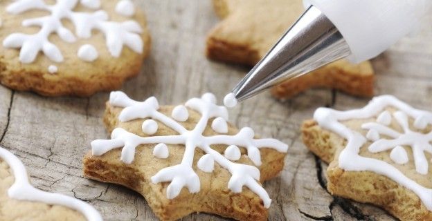 Biscotti decorati con la ghiaccia reale