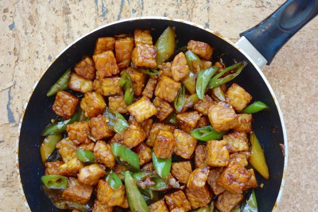 Tempeh in padella con peperoncino verde