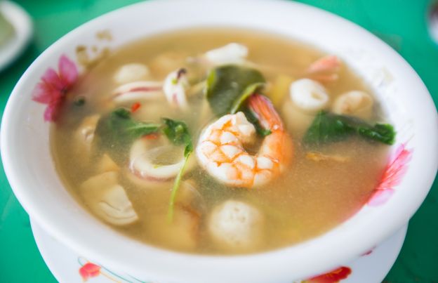 Zuppa di gamberetti e verdure