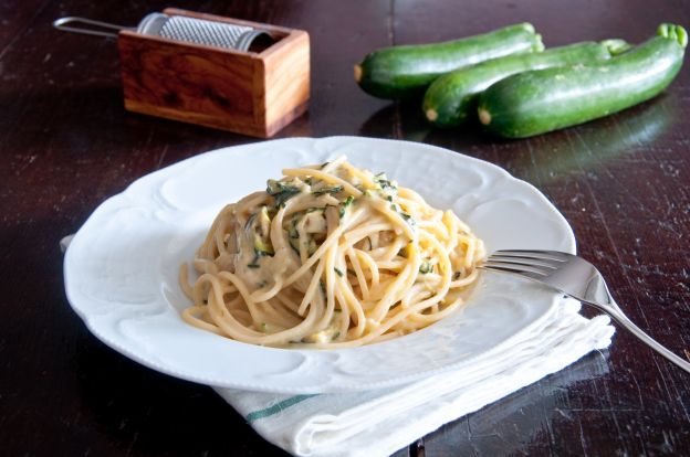 Sugo zucchine e pinoli