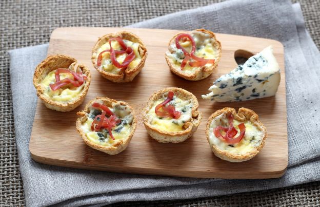 Mini tartellette con gorgonzola e bresaola