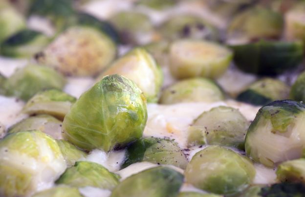 Gratin di cavolini di bruxelles speziati