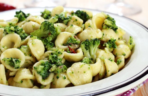 Orecchiette con pesto di broccoli