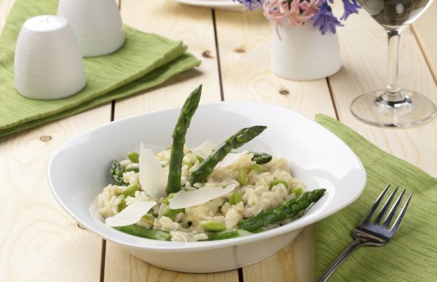 6. Risotto asparagi, stracciatella e pepe rosa