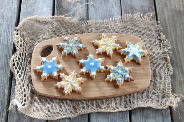 16. biscotti frozen a forma di fiocco di neve