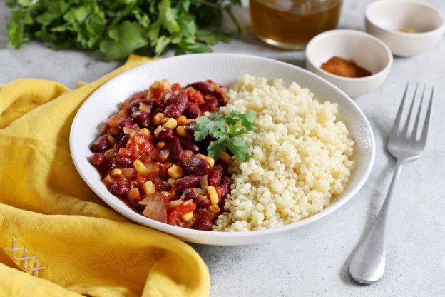 Chili vegano di fagioli rossi e cous cous