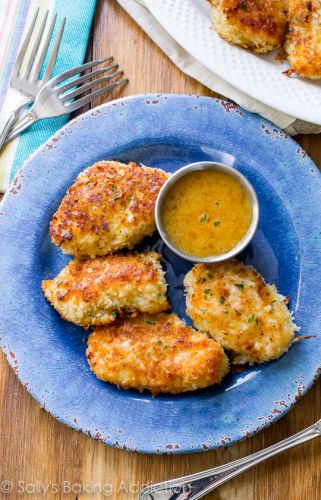 Pollo fritto al cocco con salsa di miele piccante