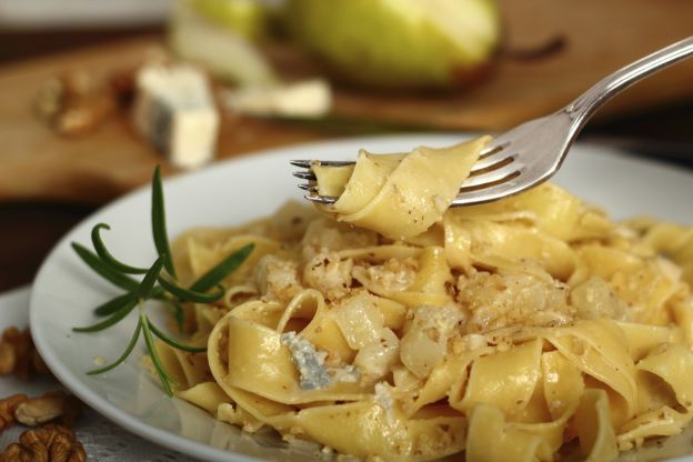 36. pappardelle al gorgonzola, pere e noci