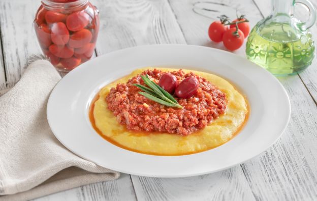 Polenta con salsiccia