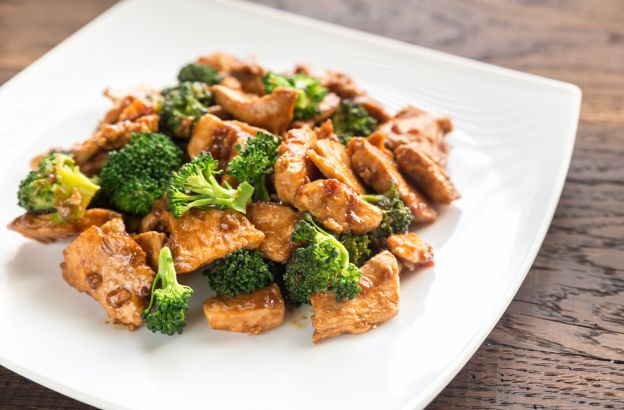 Pollo all'asiatica con broccoli