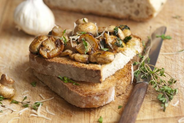 Cestini di pane con funghi