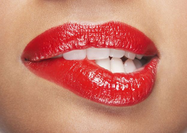 per evitare che il rossetto finisca sui denti