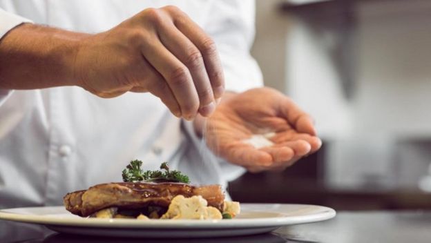 19. Salare il cibo appena dopo averlo servito