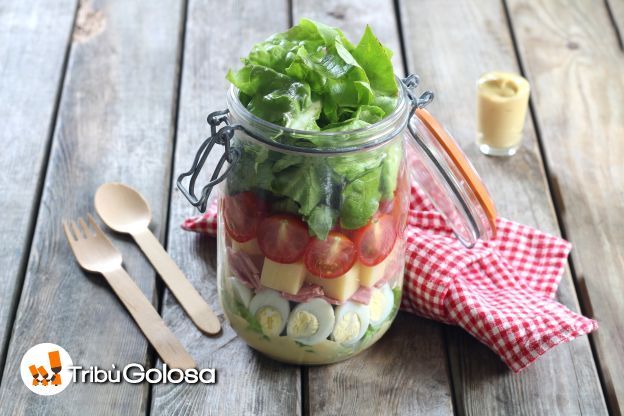 InsalatA in barattolo, perfetta per il pranzo in ufficio