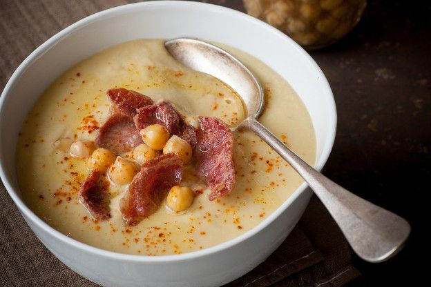 Zuppa di patate, ceci e speck