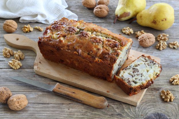 Plumcake alle noci con Gorgonzola e pere