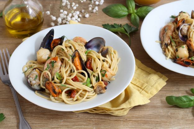 Spaghetti cremosi ai frutti di mare