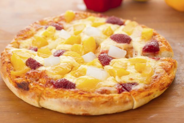 3. Pizza con l'ananas