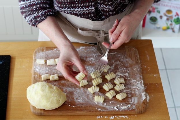 Preparazione degli gnocchi